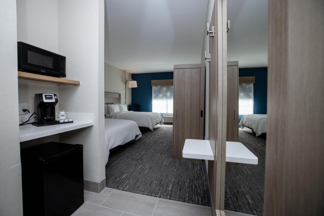 Holiday Inn Express & Suites Tampa Stadium - Airport Area By Ihg Eksteriør bilde