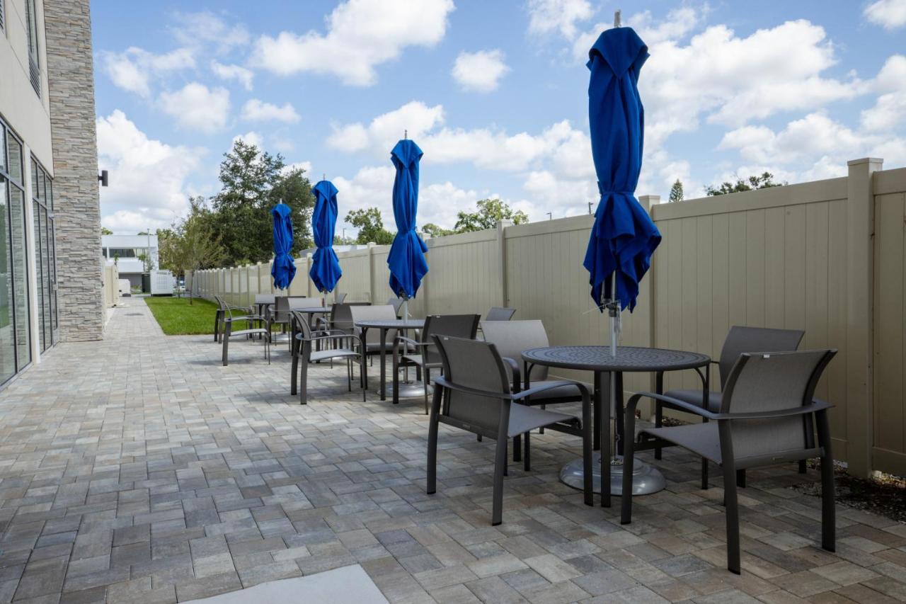 Holiday Inn Express & Suites Tampa Stadium - Airport Area By Ihg Eksteriør bilde