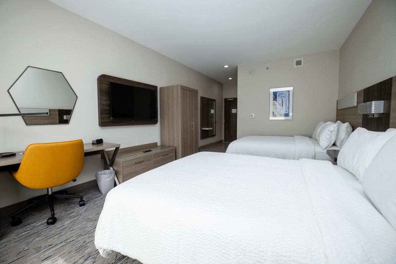 Holiday Inn Express & Suites Tampa Stadium - Airport Area By Ihg Eksteriør bilde