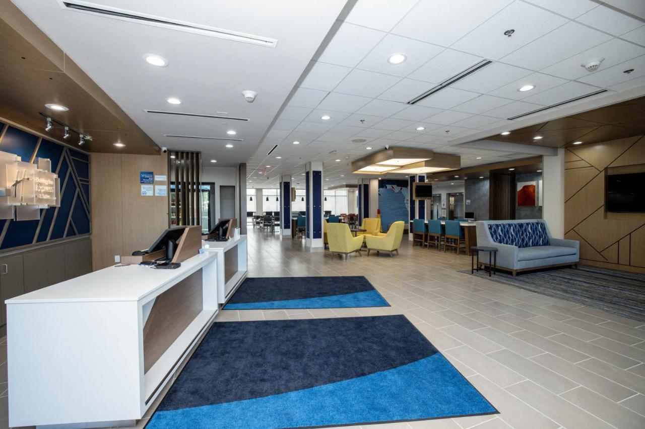 Holiday Inn Express & Suites Tampa Stadium - Airport Area By Ihg Eksteriør bilde
