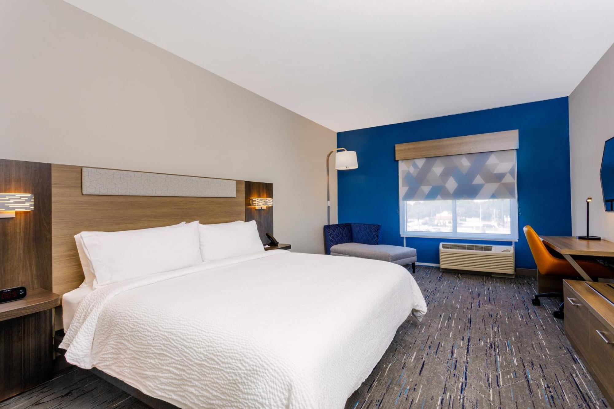 Holiday Inn Express & Suites Tampa Stadium - Airport Area By Ihg Eksteriør bilde