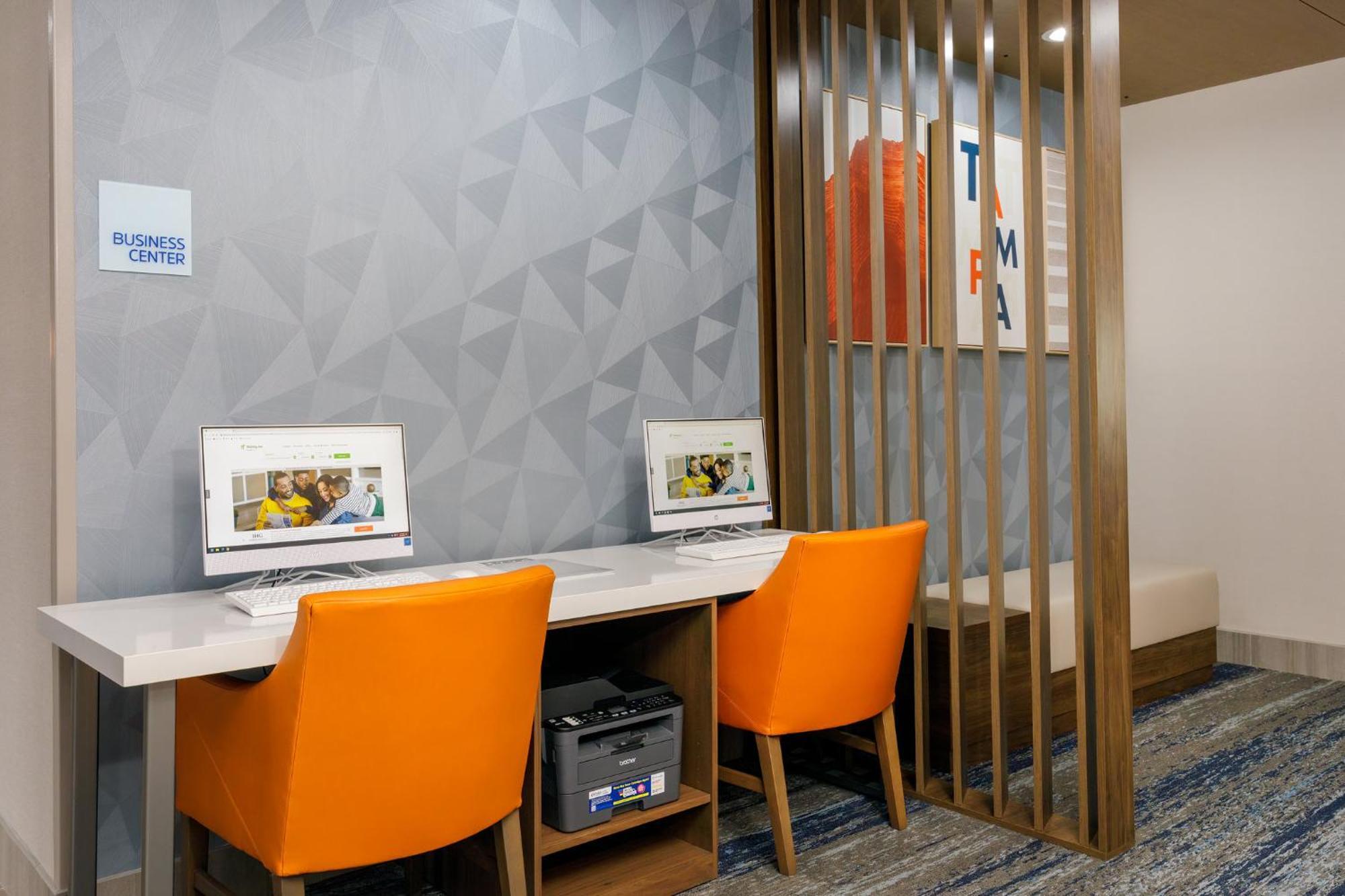 Holiday Inn Express & Suites Tampa Stadium - Airport Area By Ihg Eksteriør bilde